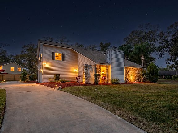 2nd image of 6 Baywood Dr