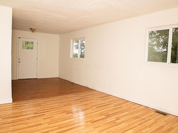 4th image of 1814 E Maynard Ave