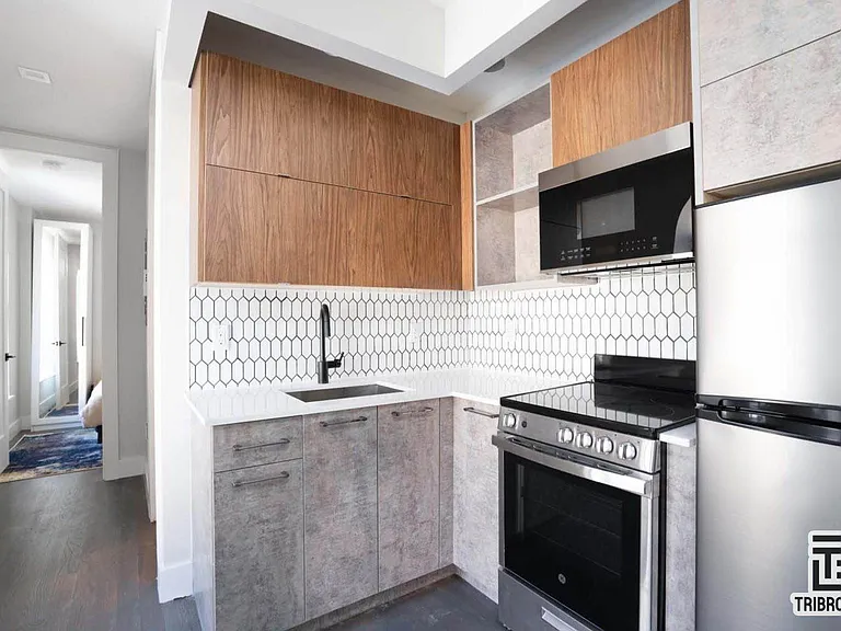 2032 2nd Ave #2C — Photo 2