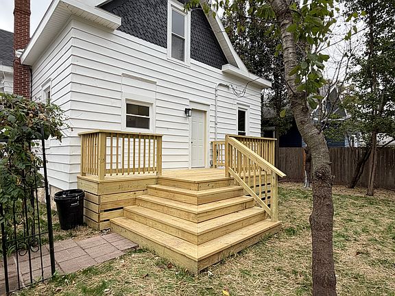 3rd image of 425 W Washington St