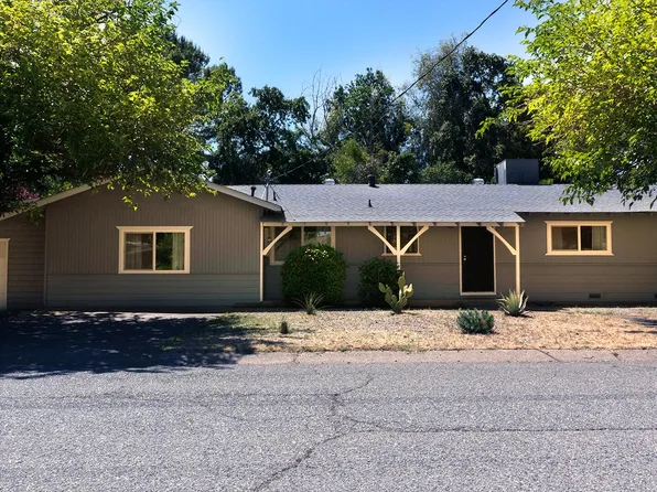 5080 Debbie Ln, Redding, CA 96002