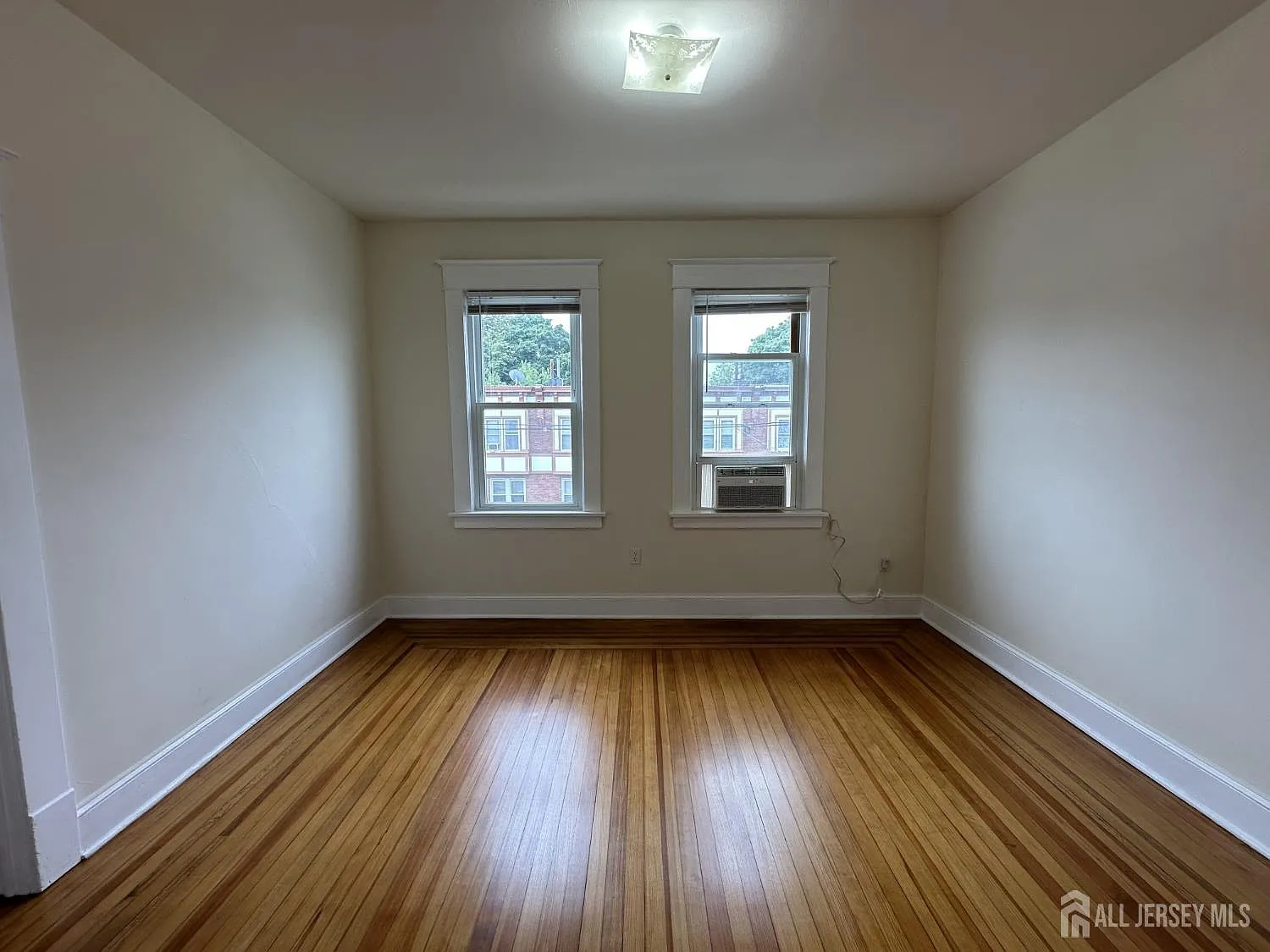 2 bed, 1.0 bath, $2,200 — Photo 4