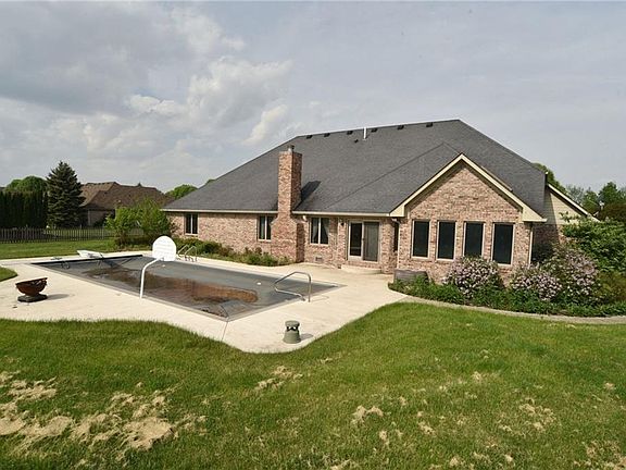 3rd image of 2209 Woodcreek Dr