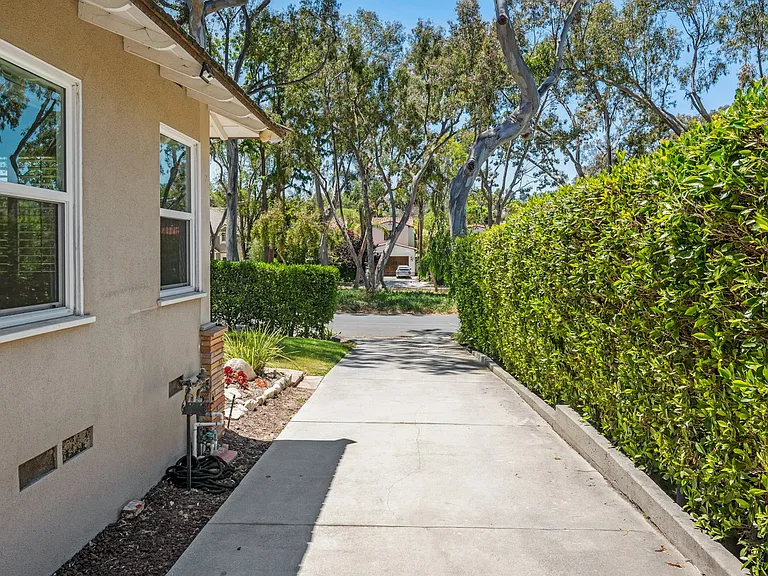 3409 Palos Verdes Dr N — Photo 16