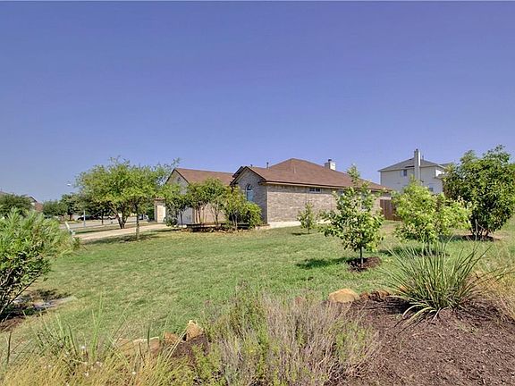 3rd image of 200 Lakemont Dr