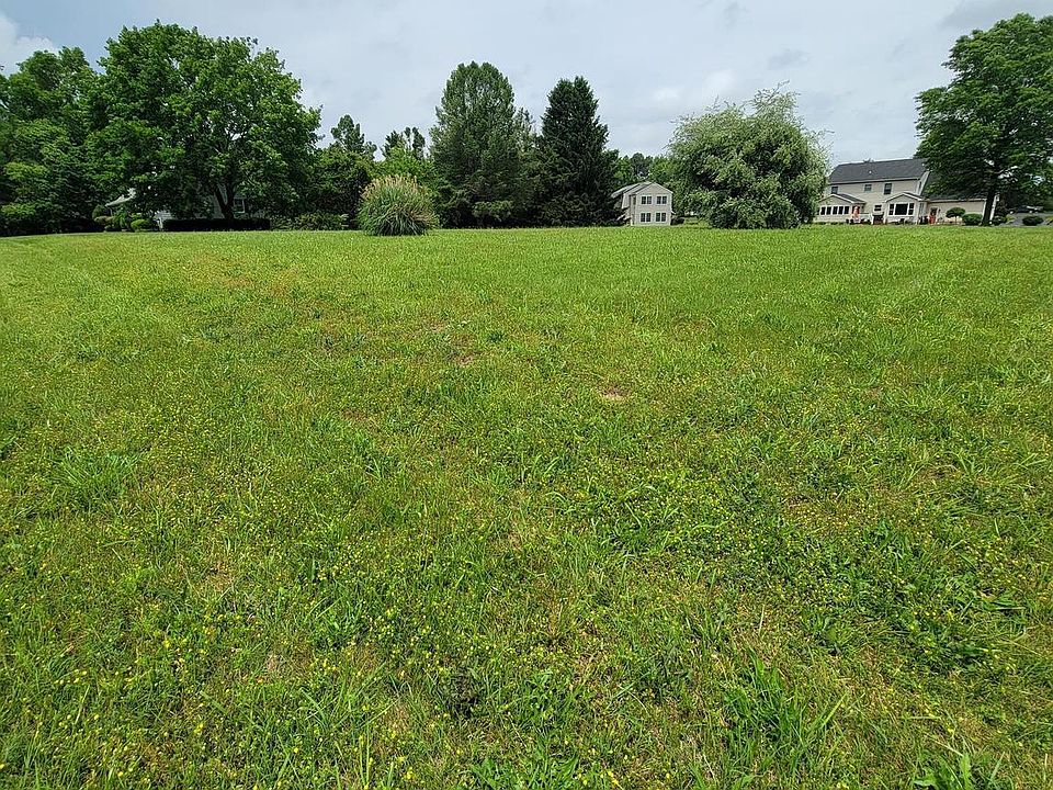 1st image of 204 Quail Run Dr