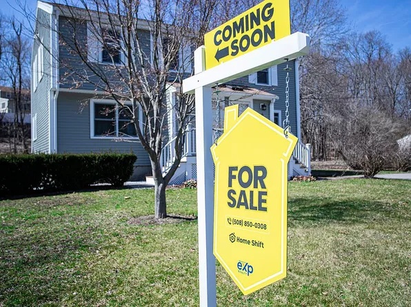 4 Concord Ave, Canton, MA 02021