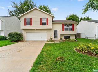 8012 S 161st Ter, Omaha, NE 68136