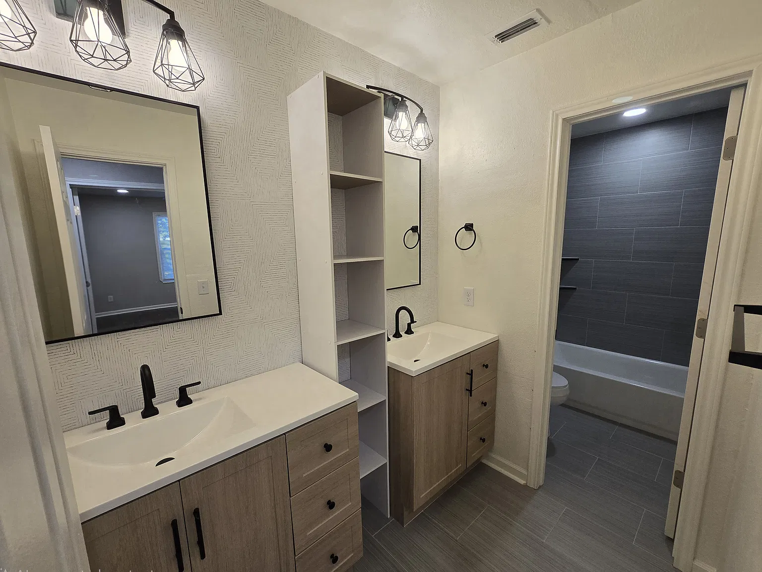 3 bed, 1308 sqft, $1,700 — Photo 3