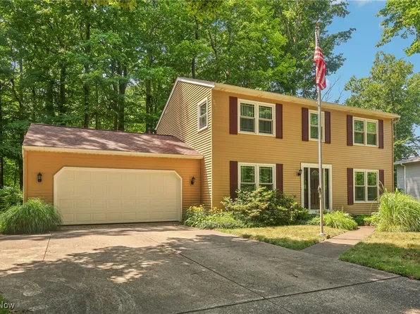 8548 Cornwall Ct, Mentor, OH 44060
