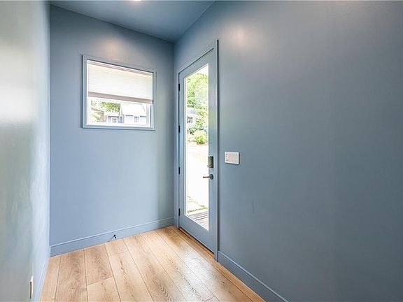 4th image of 150 Ridgeland Ave