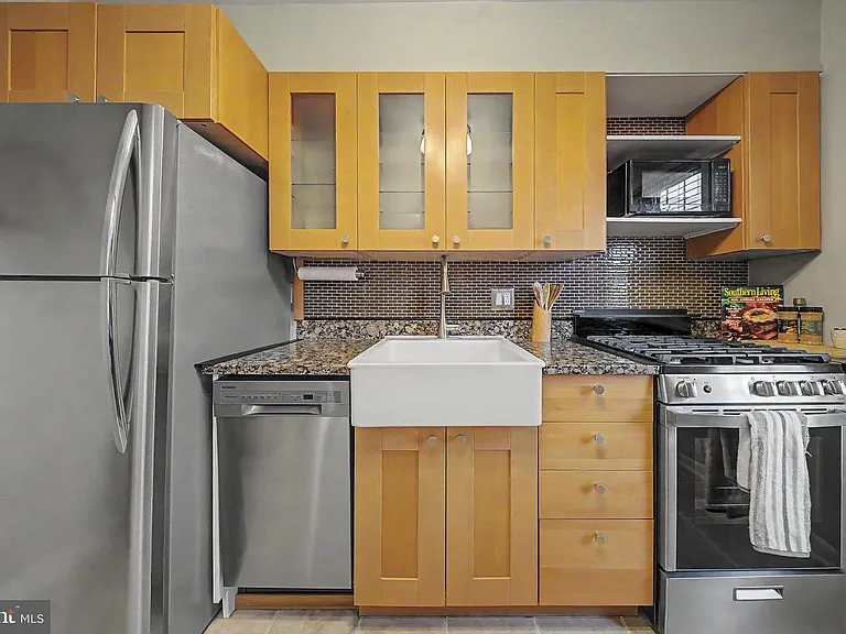 6607 Potomac Ave #C2 — Photo 19