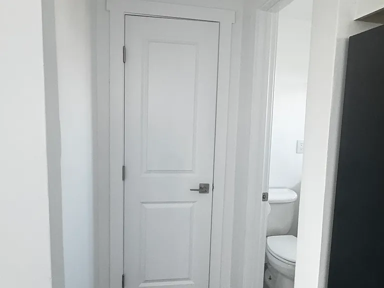 1749 Victorian Ave #B — Photo 1