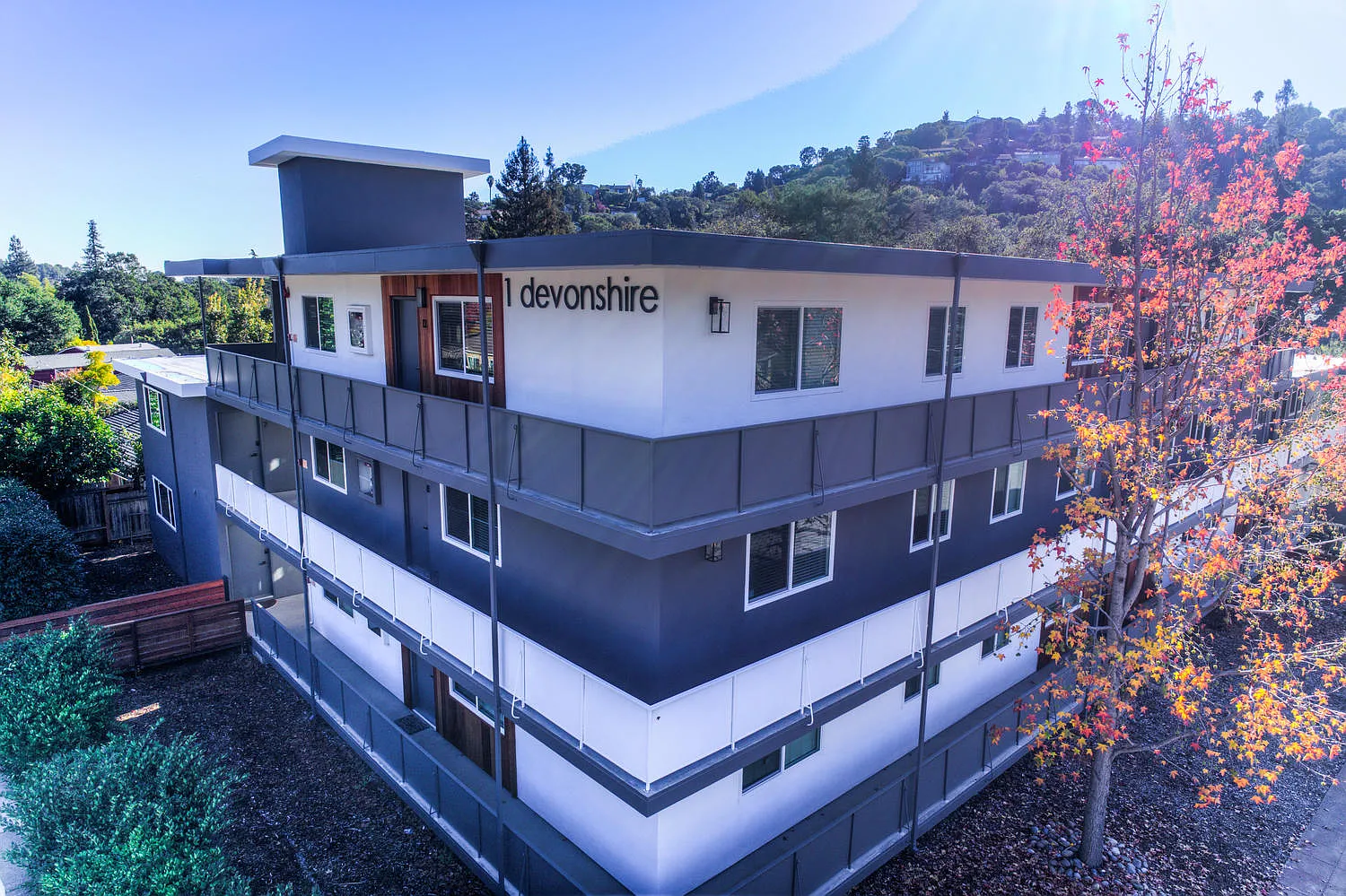 Devonshire Apartments — Photo 1