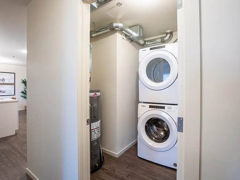 585 Ballantrae Dr — Photo 13