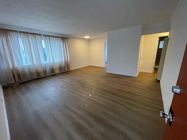 2 bed, 800 sqft, $2,500 — Photo 3