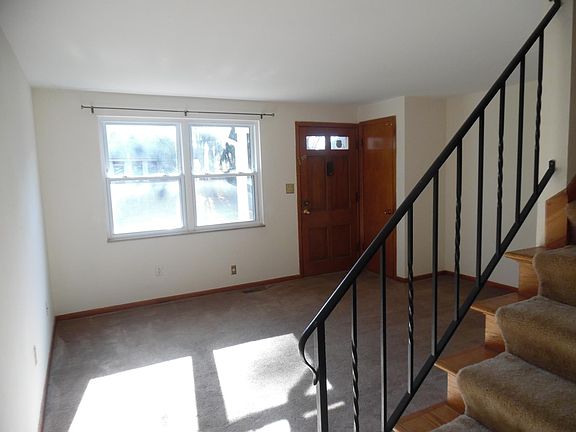 5th image of 230 Clinton Heights Ave