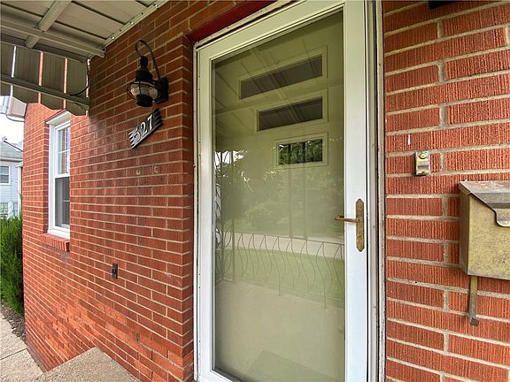 3rd image of 527 Catherine St