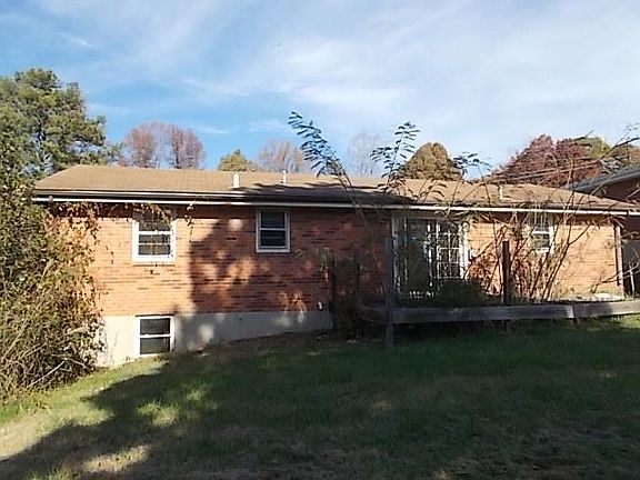 3rd image of 211 Chester Dr