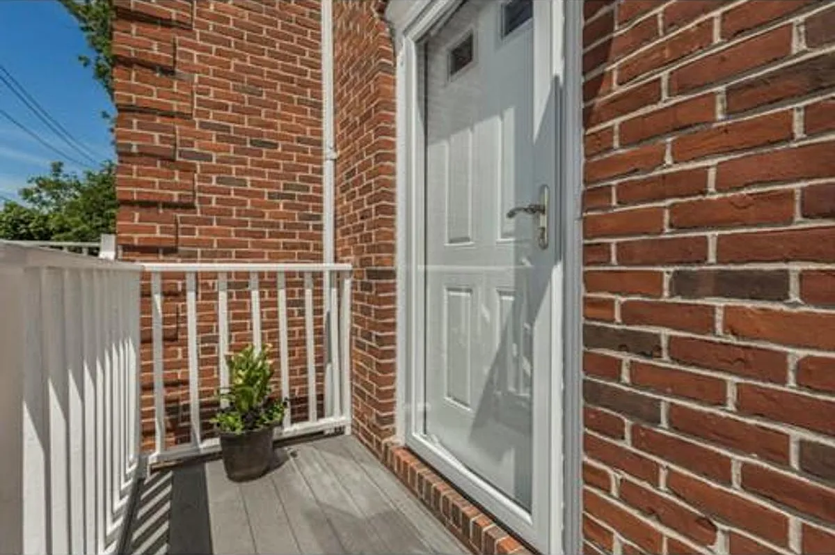 422 Savin Hill Ave — Photo 2