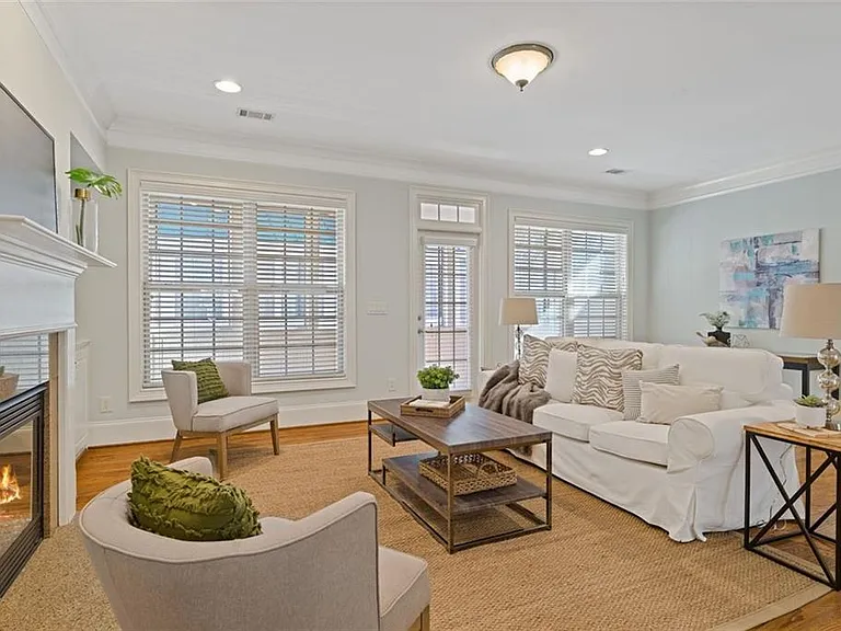 2763 Durham Dr NE — Photo 26