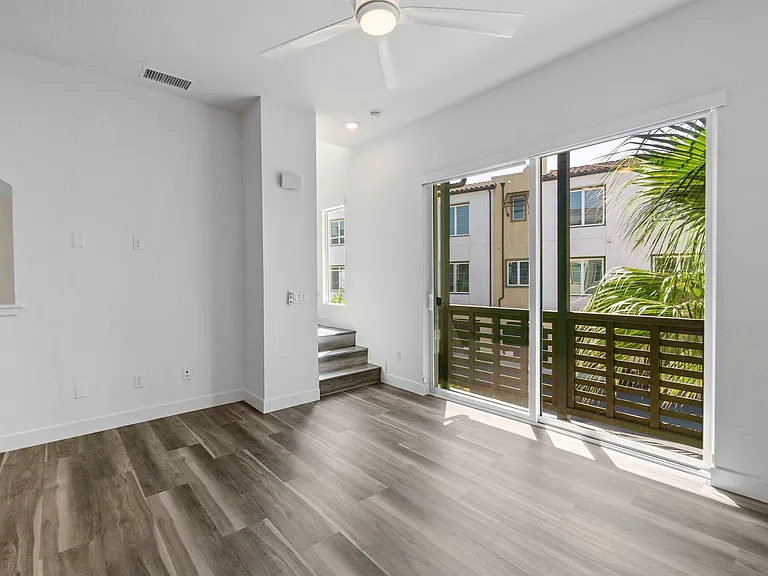 1632 Doheny Way — Photo 7