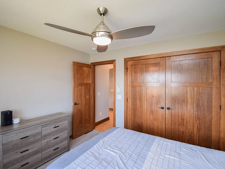 2204 S Silverthorne Ave — Photo 41