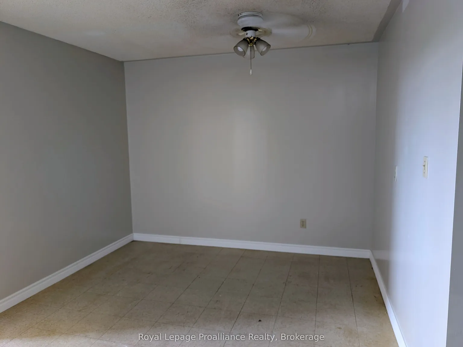 2 bed, $1,300 — Photo 4
