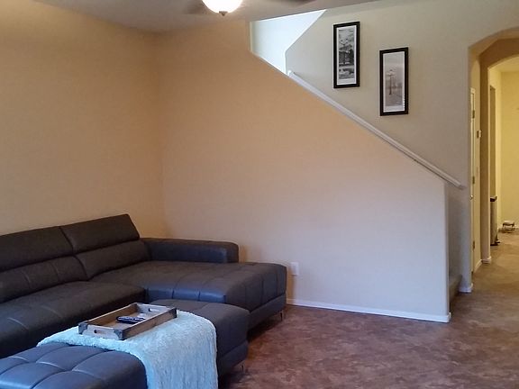 4th image of 8752 Gateway Glen Dr