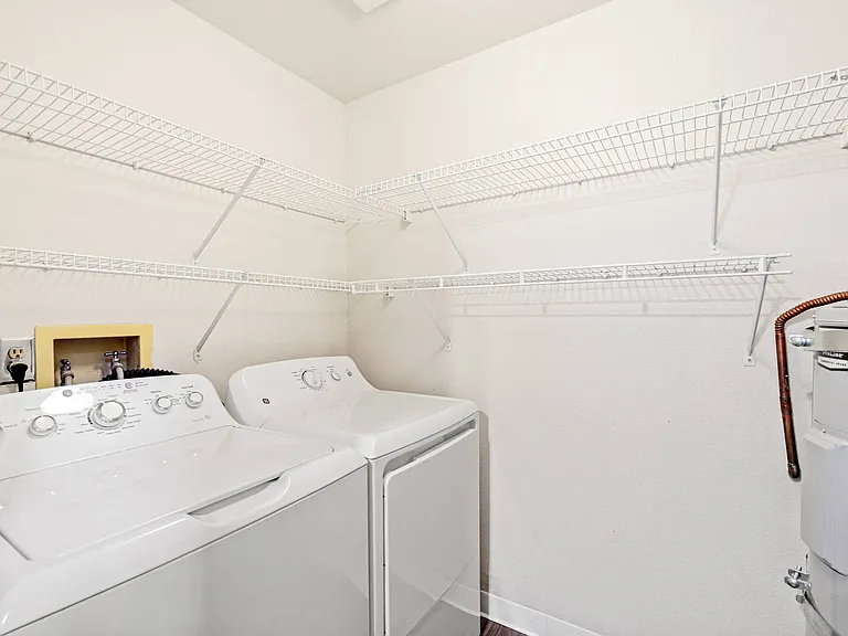 Starboard Apartments — Photo 35