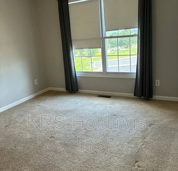 303 Joyce Dr — Photo 17