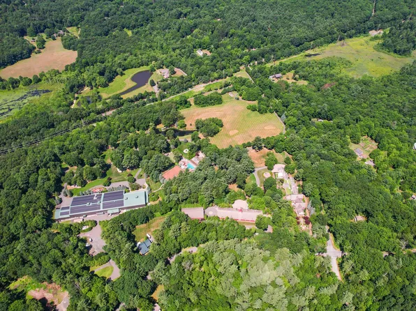 113 Juggler Meadow Rd, Leverett, MA 01054