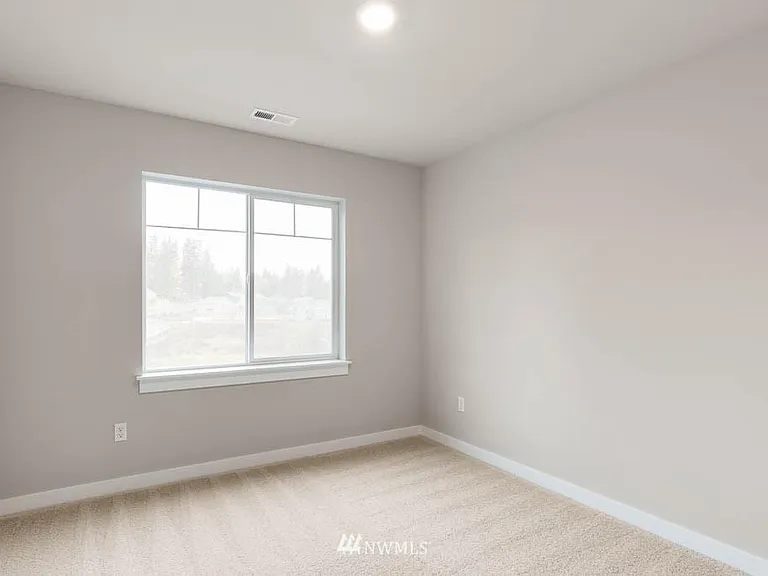 11003 33rd St NE — Photo 21