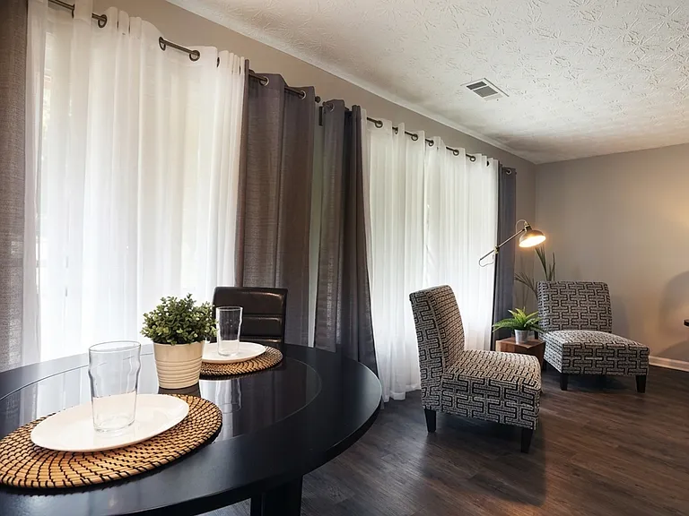 3321 Peppertree Cir — Photo 8