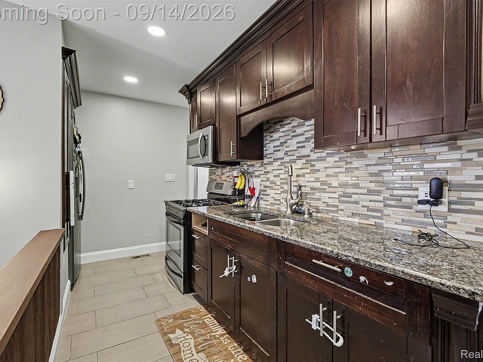 5741 Fairwood Dr, photo 13