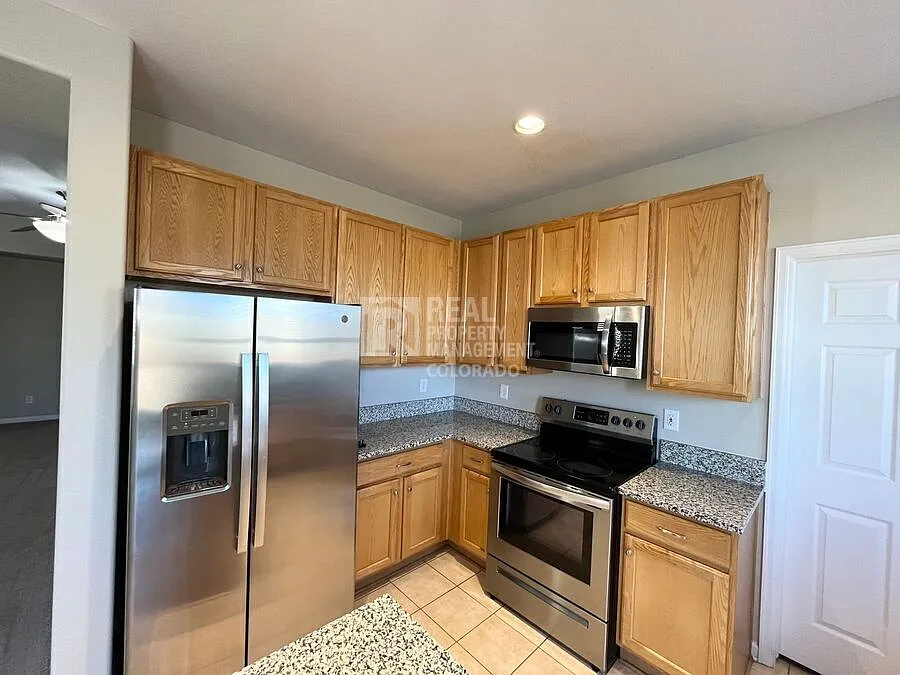 Charming and Spacious Home in Lochbuie, CO — Photo 3