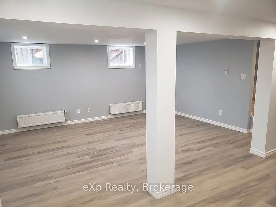 3 bed, $2,050 — Photo 3