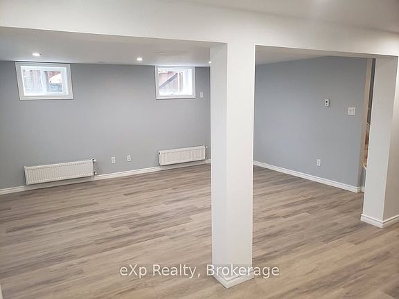 3rd image of 16 Orchard View Dr