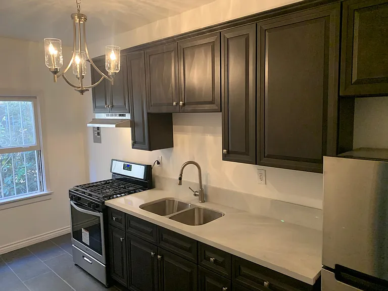 138 N Clark Dr #C — Photo 11