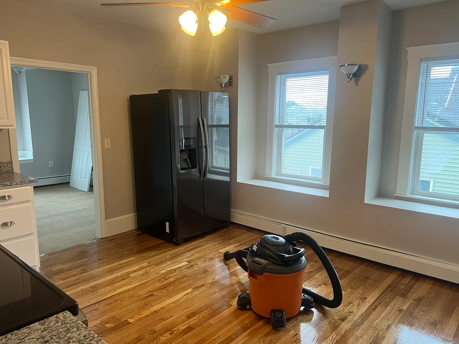 3 bed, 1100 sqft, $3,000 — Photo 4