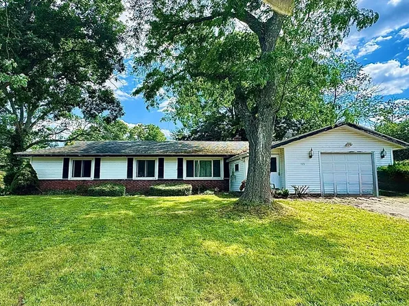 105 Royal Rd, Brockton, MA 02302