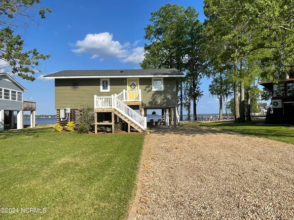 890 E Bayside Drive, Chocowinity, NC 27817