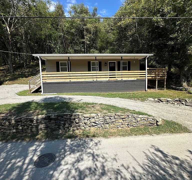 1st image of 322 W Gipson Ave