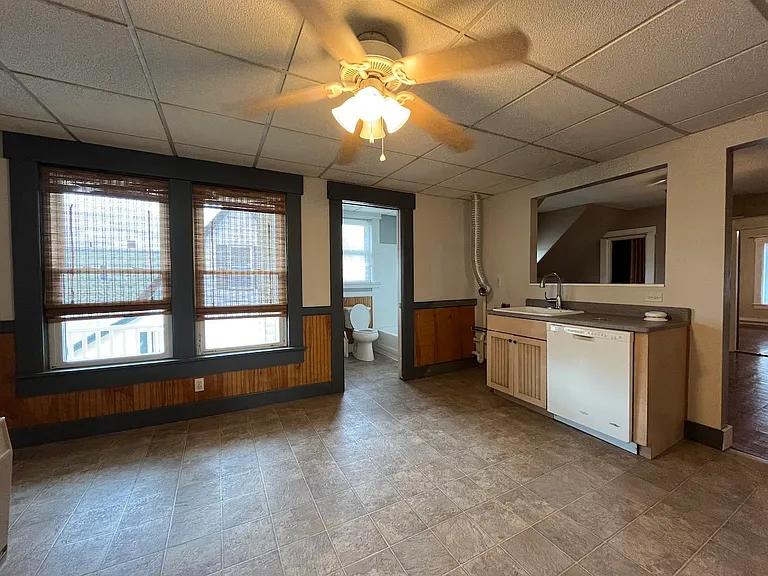 473 Cartier St #3 — Photo 6