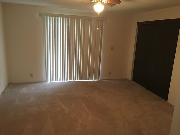 Living Room_04192017