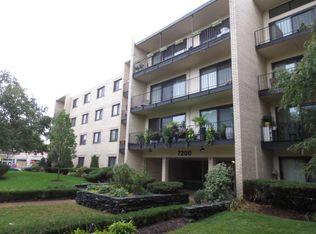 7200 N Ridge Blvd APT 1F, Chicago, IL 60645