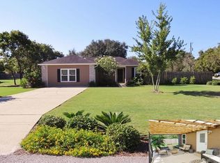 8801 Arlington Pl, Navarre, FL 32566