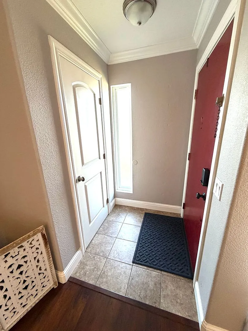 Desirable Home in Lincoln Village A must see! — Photo 3