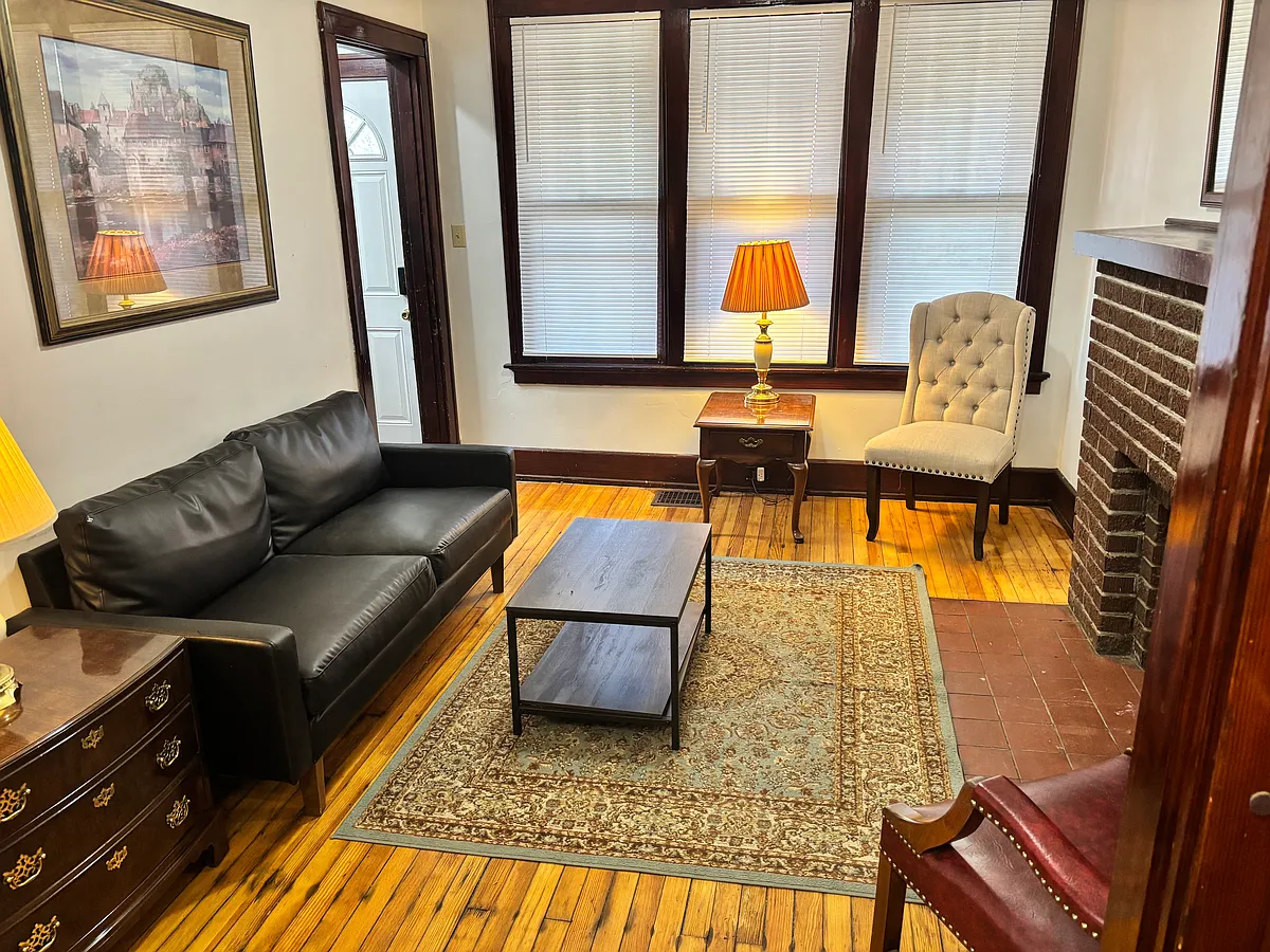 Fully Furnished House - 2360 Chickasaw St