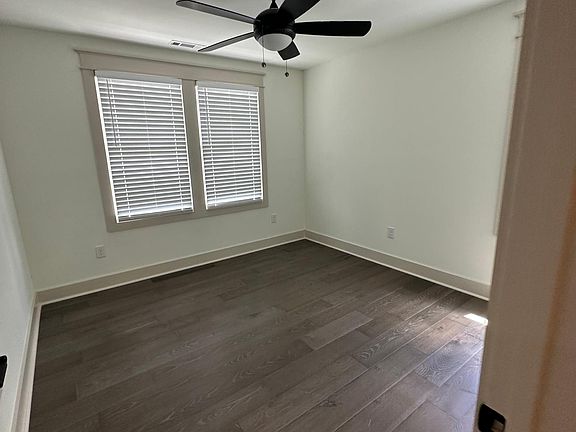 4th image of 1904 Blair Blvd APT B